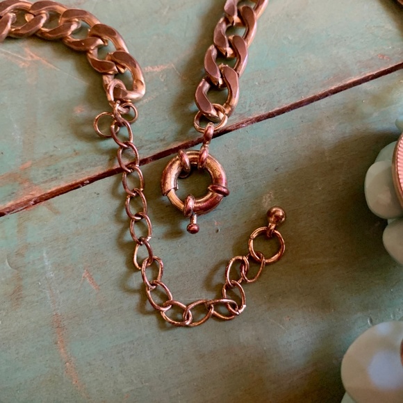 Pretty Minty Green Five Flower & Crystal Center Statement Necklace - Picture 4 of 4